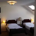 Opera Loft And 3*