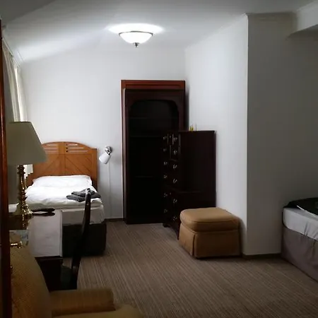 מלון דירות Opera Loft And 3*