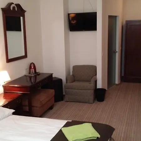 מלון דירות Opera Loft And 3*