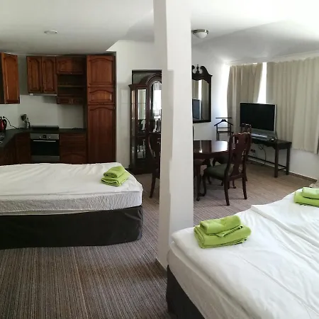 Aparthotel Opera Loft And 3*