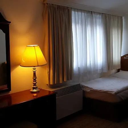מלון דירות Opera Loft And 3*