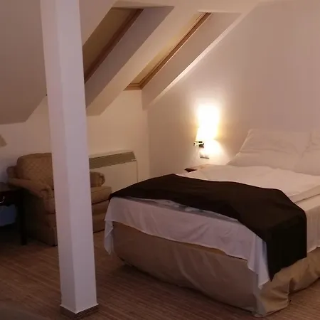 Aparthotel Opera Loft And 3*