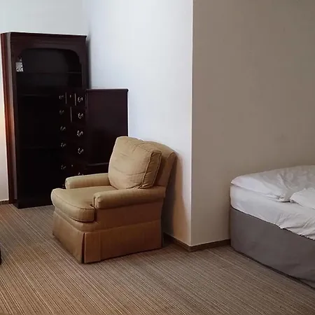 Opera Loft And Budapest